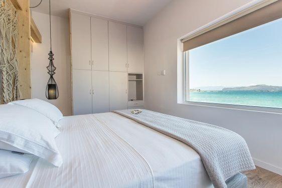 Dazzling Crete Villa | 3 Bedrooms | Villa Saffron Sunset | Beachfront Villa With Jacuzzi & Brilliant Sea Views | Chania 카토다라초 외부 사진